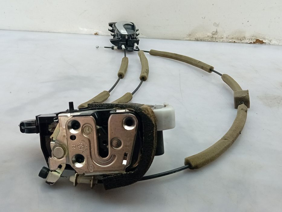 Fechadura / fecho porta trás direito NISSAN X-Trail (T32)