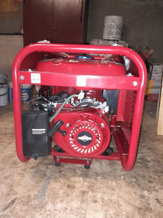 Nowy agregat  pradotworczy spalinowy  z silnikiem  Briggs &  Stratton  220V/230V   380V/400V SILOWY