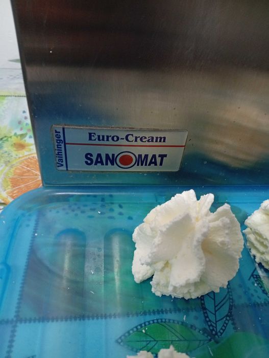 Automat,maszyna do bitej smietany Sanomat Euro Cream 5 l