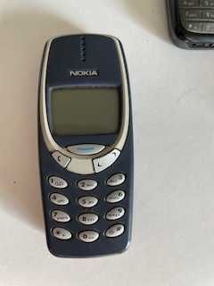 Telemoveis NOKIA com carregadores para colecionadores.