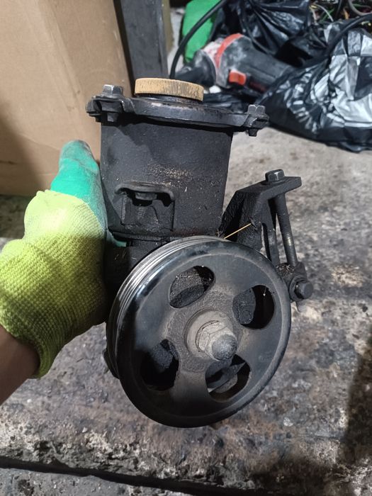 Насос гидроусилителя Subaru Forester SF EJ20 1997-2002 г.в