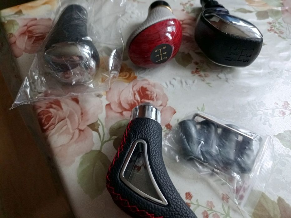 Автомобільна ручка КПП.
