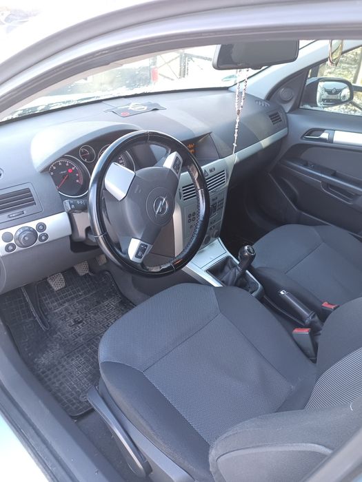 Продам Opel astra h