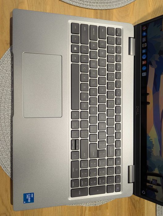 Dell Latitude 5520 IPS FHD i5-1145g7/16gb ddr4/256gb m2/Linux