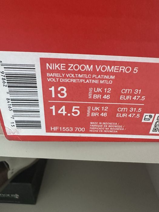 Кросовки Nike ZOOM VOMERO 5