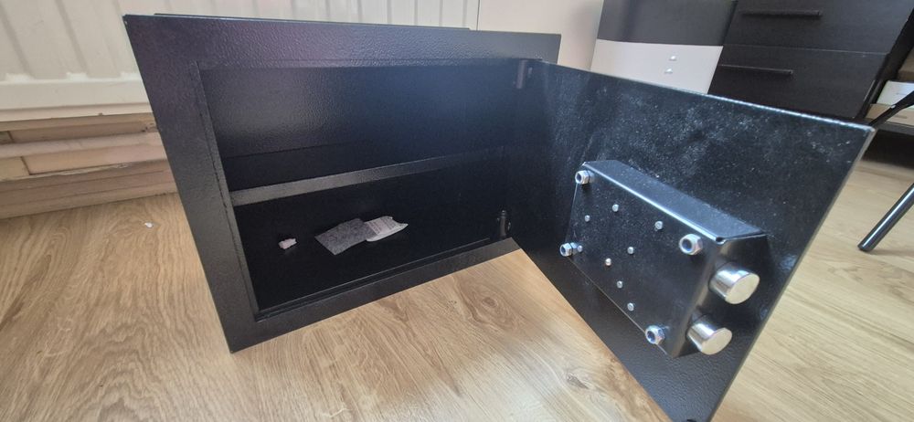 Sejf biurkowy  domowy