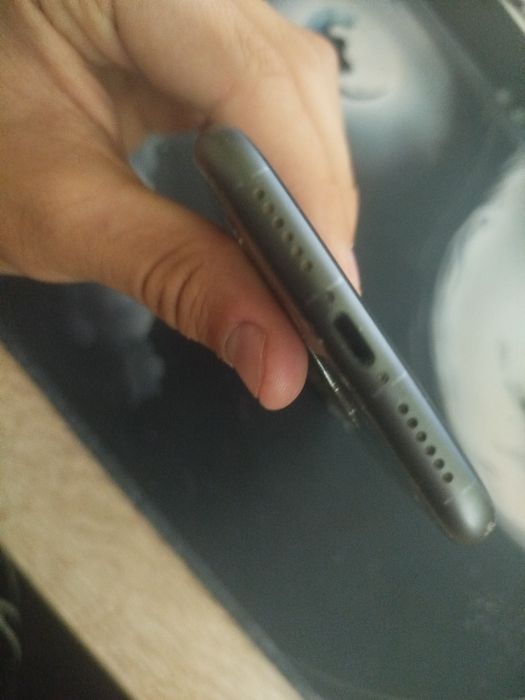 iPhone 11 128gb, завис на прошивке