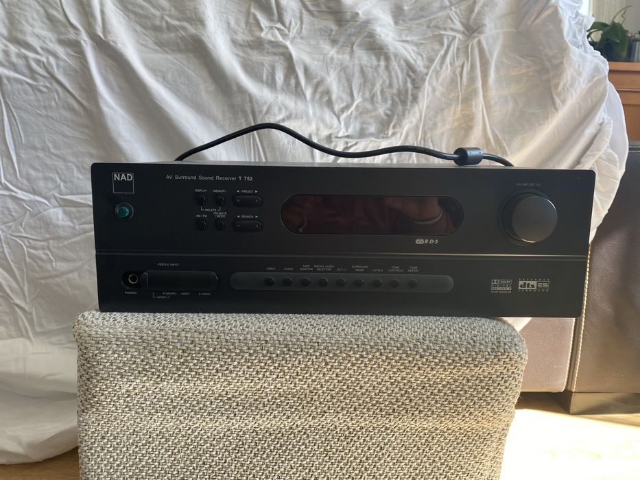 Amplificador Surround Receiver NAD T 752