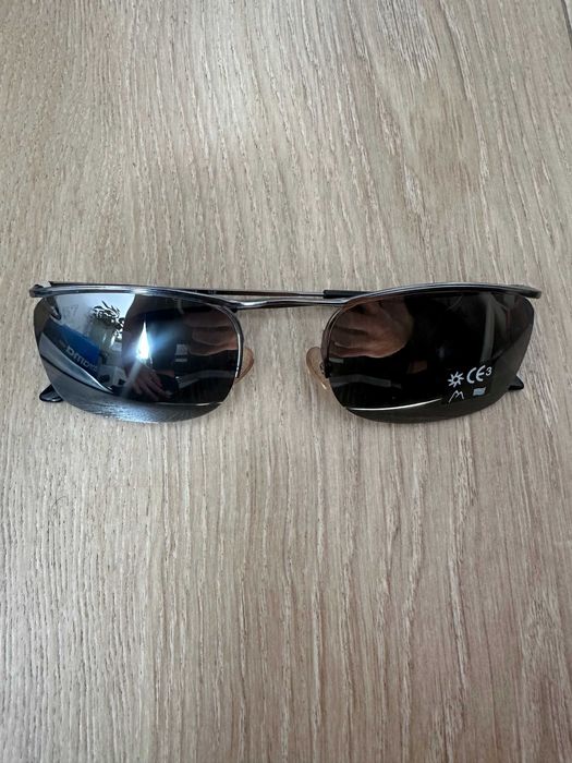 Okulary Essilor – przeciwsłoneczne lustrzanki retro 54/19 z etui