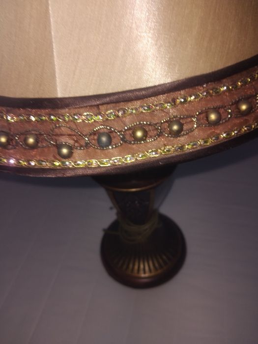 Candeeiro pé em madeira