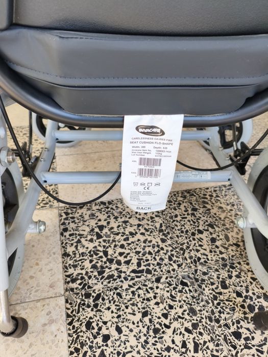 Cadeira rea clematis Invacare nova