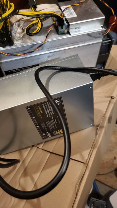 Koparka Antminer L 3+ z zasilaczem