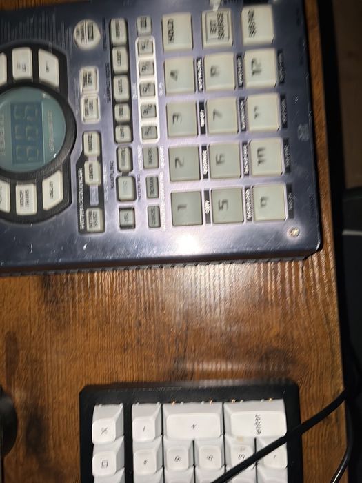 Sampler Roland SP-404SX z zasilaczem i kartą 32GB