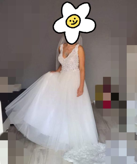 Suknia ślubna z tiulem brokatowym