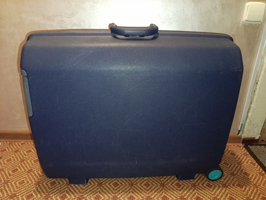Чемодан на колесиках Samsonite