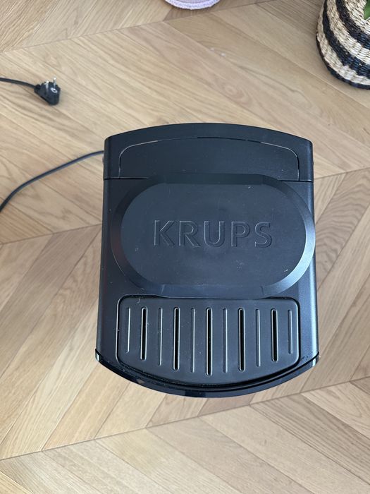 Ekspres ciśnieniowy automatyczny Krups EA816031