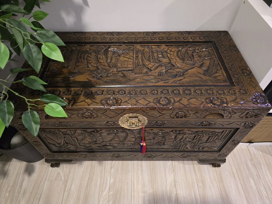Baú Oriental Antigo