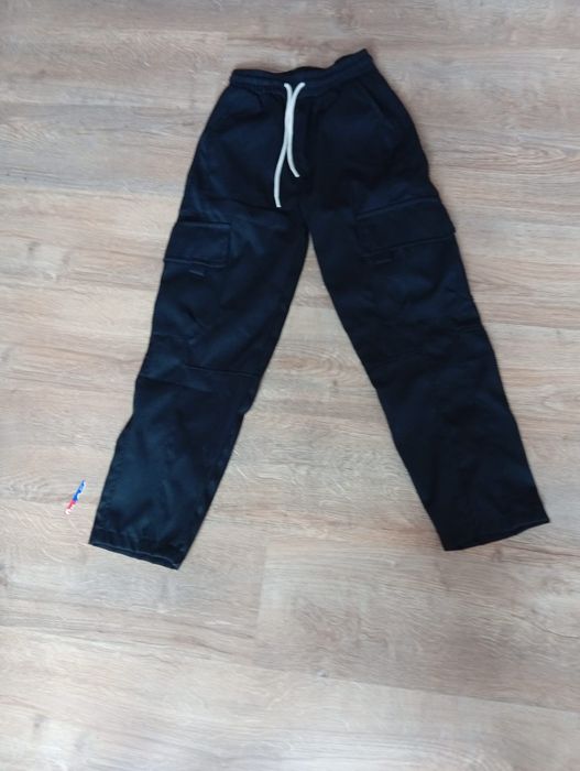 Stylowe spodnie na dwór