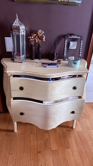 Cómoda romântica maciça