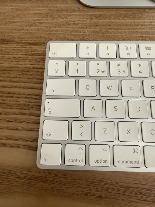 iMac 27” Retina 5K (2020) — Excelente Estado