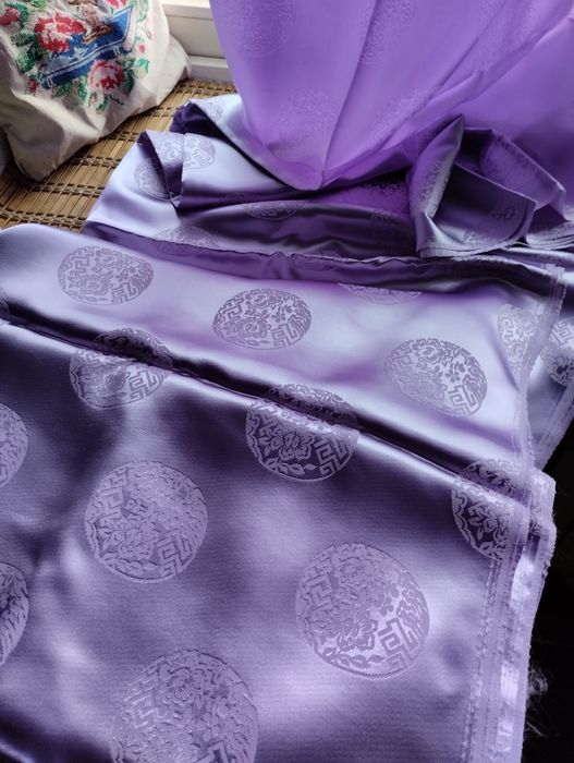 Отрез ткани, атлас нежно сереневый