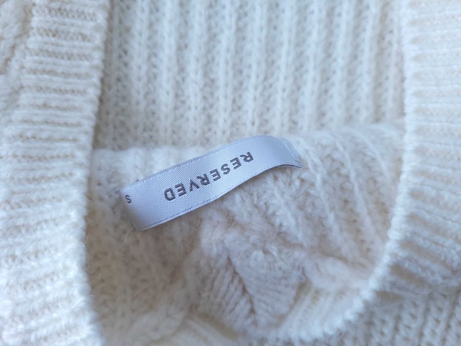 Kremowy sweter reserved