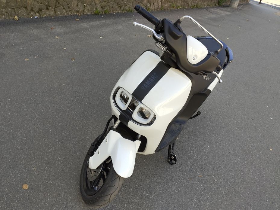 Электроскутер Yamaha Neo's Dual 2025.