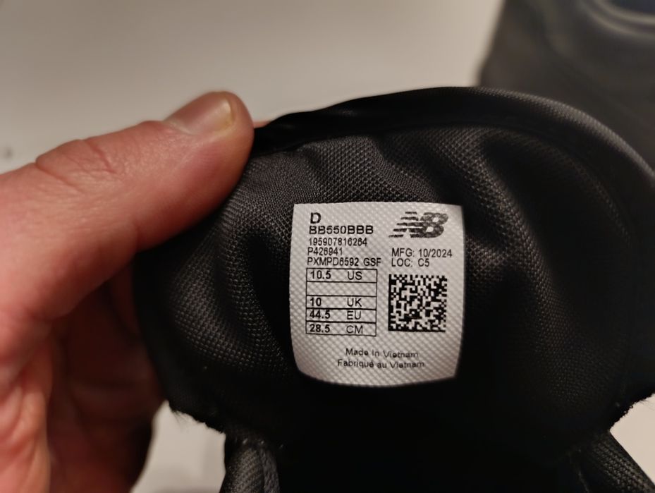 New Balance 550 w kolorze czarnym