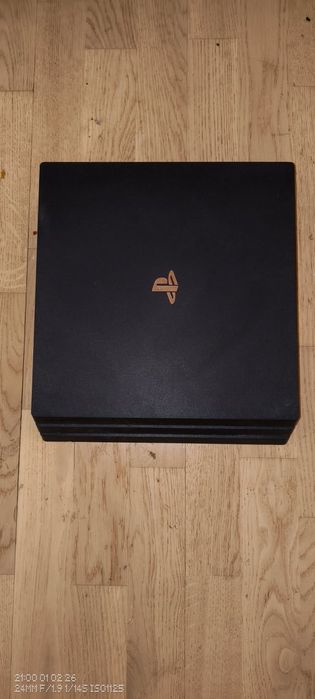 Продаю Playstation 4 pro