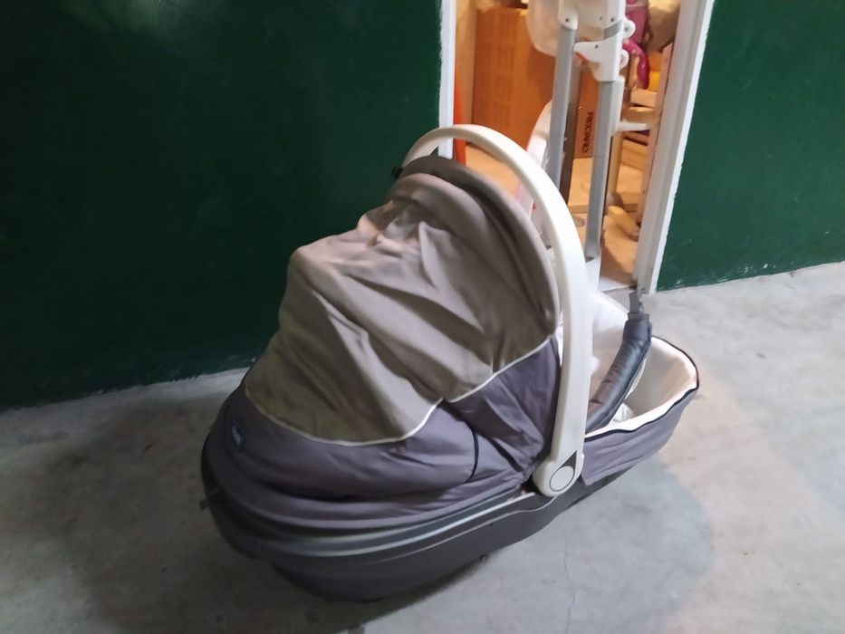 Carrinho e alcofa Chicco Bom estado