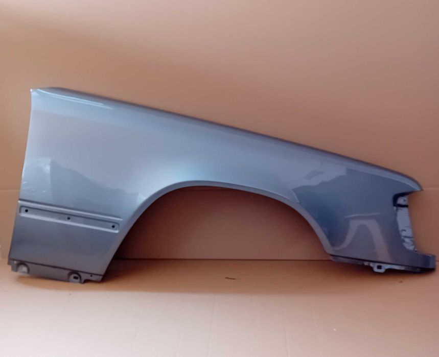 Mercedes E-Klasa W124 błotnik prawy szary 122