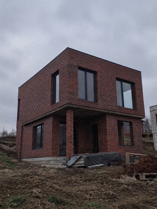 Двоповерховий будинок у с.Лісові Гринівці