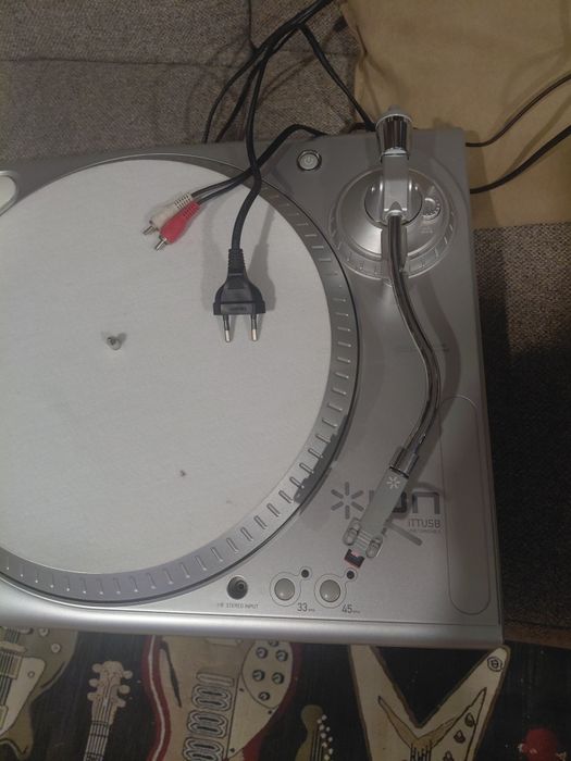 Gira discos  praticamente  novo