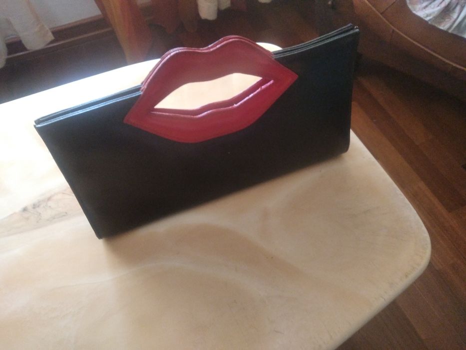 Malas de senhora novas