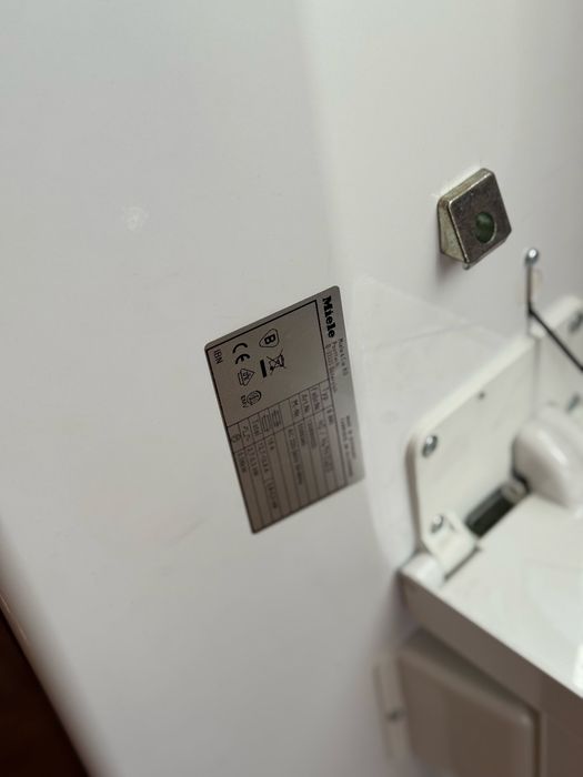 Прасувальний каток Miele B890 | Ширина вала 83 см | Гарний стан