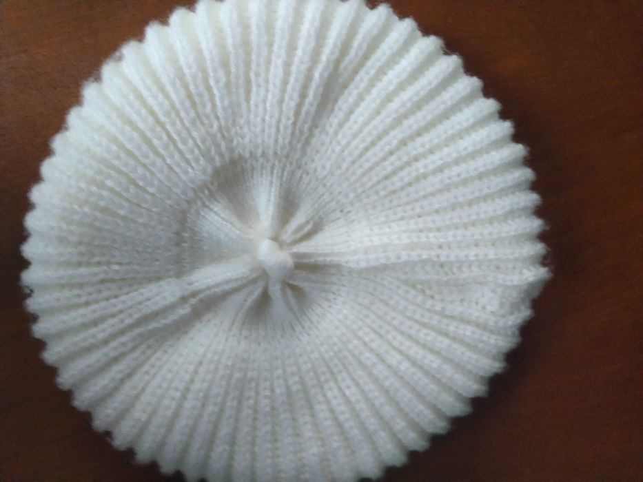 Beret /czapka z włóczki
