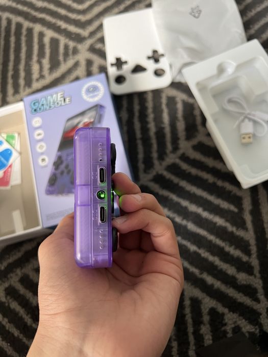 Consola Portátil Retro R36S - Roxa Transparente