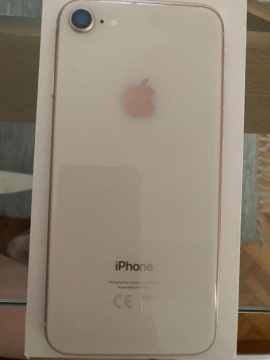 iPhone 8 rosa com caixa e capa ptotectora
