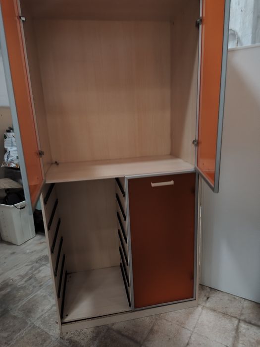 Roupeiro grande com gavetas