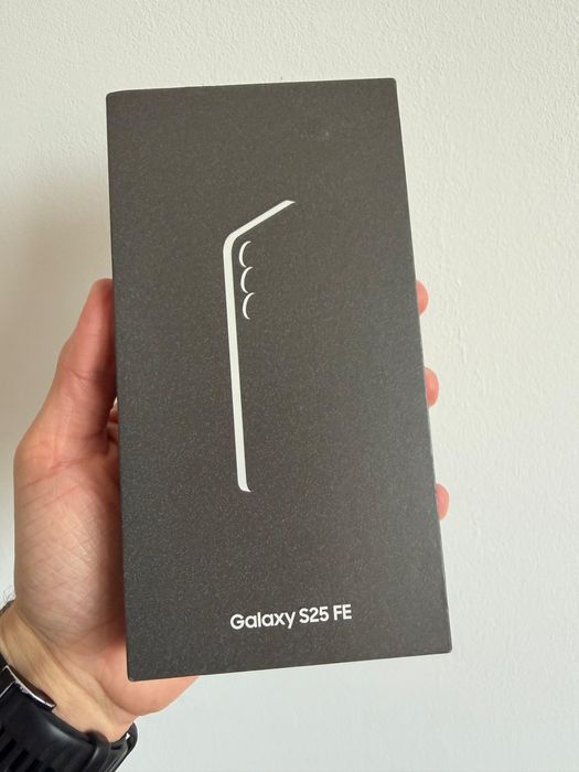 Telefon Samsung Galaxy S25 FE 8 GB / 128 5G Niebieski/Navy TOMI-TECH