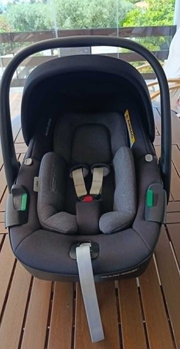 Ovo Maxi-Cosi Pebble 360º, em muito bom estado, compatível com a base familyfix 360. NUNCA ACIDENTADO