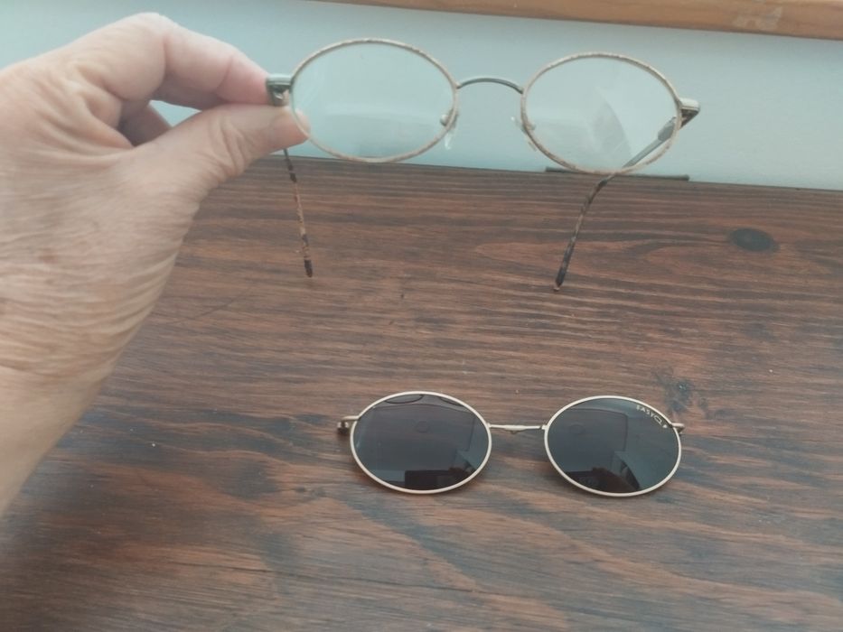 Oculos graduados  com adaptação prática, em íman, de lentes escuras.