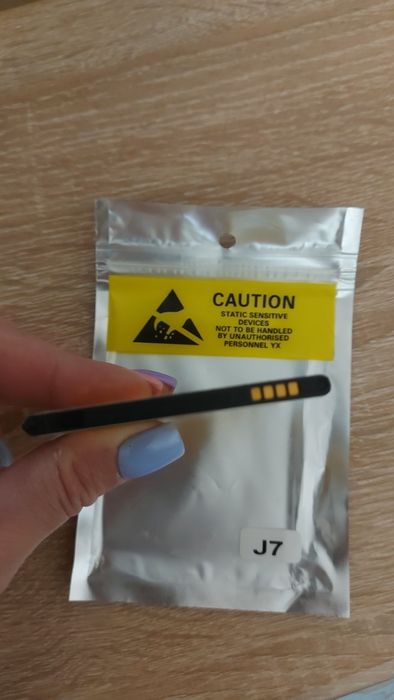 Новая батарея Samsung J7.