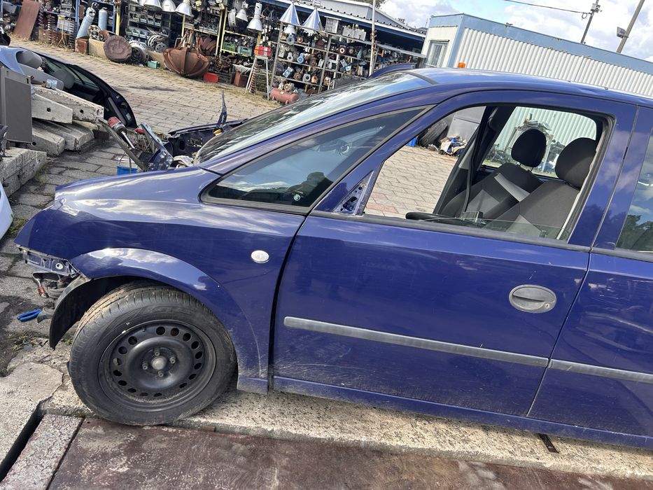 Drzwi lewe przednie Opel Meriva a kod lakieru 20 z