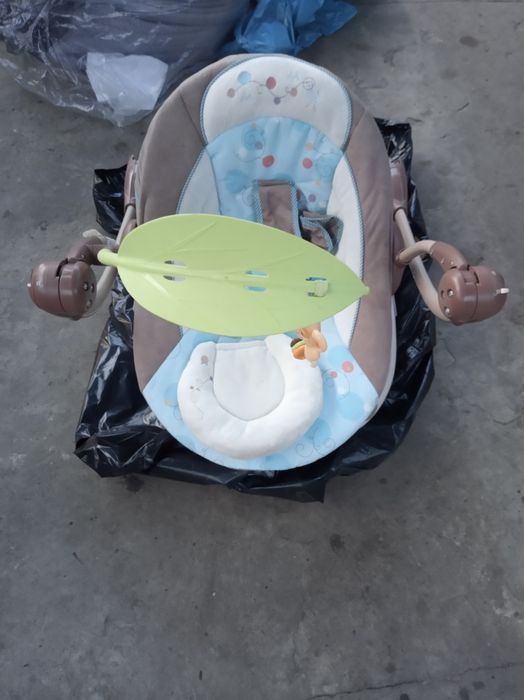 Leżaczek dziecięcy dla niemowlaka