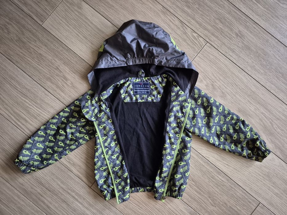 Куртка вітровка на хлопчика. Зріст 98.