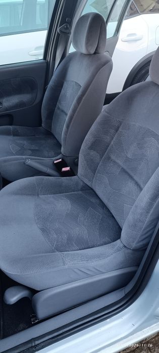 Renault Clio 1.2 — Apenas 130.000 km (Ideal para o dia a dia )