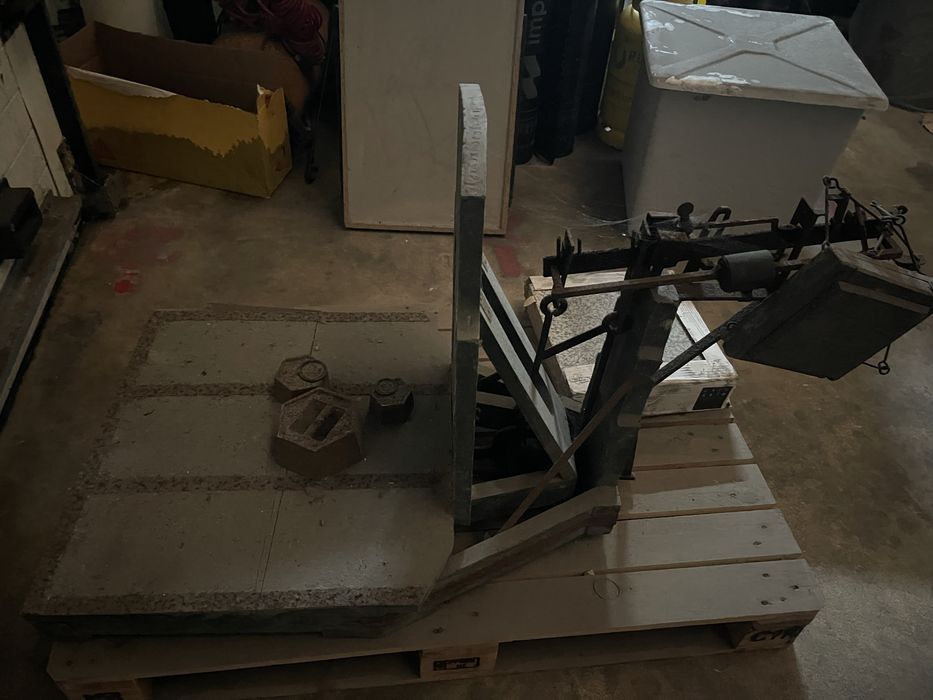 Balança antiga de pesos