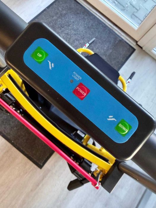 Elektryczny schodołaz gąsienicowy - Transporter schodowy