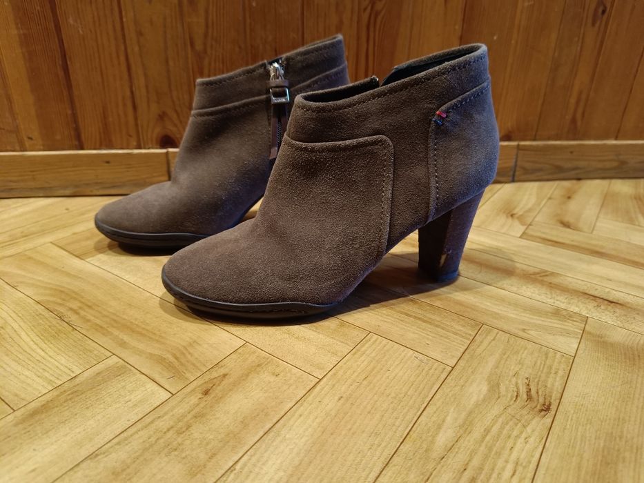 Botki Tommy Hilfiger 38 zamsz